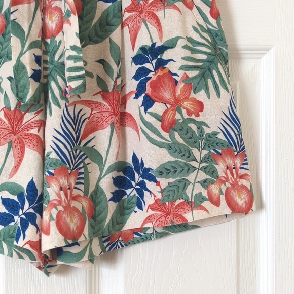 C&C California Tropical Floral Linen Blend High Waisted Wide Leg Shorts Beige 6 - Picture 9 of 11